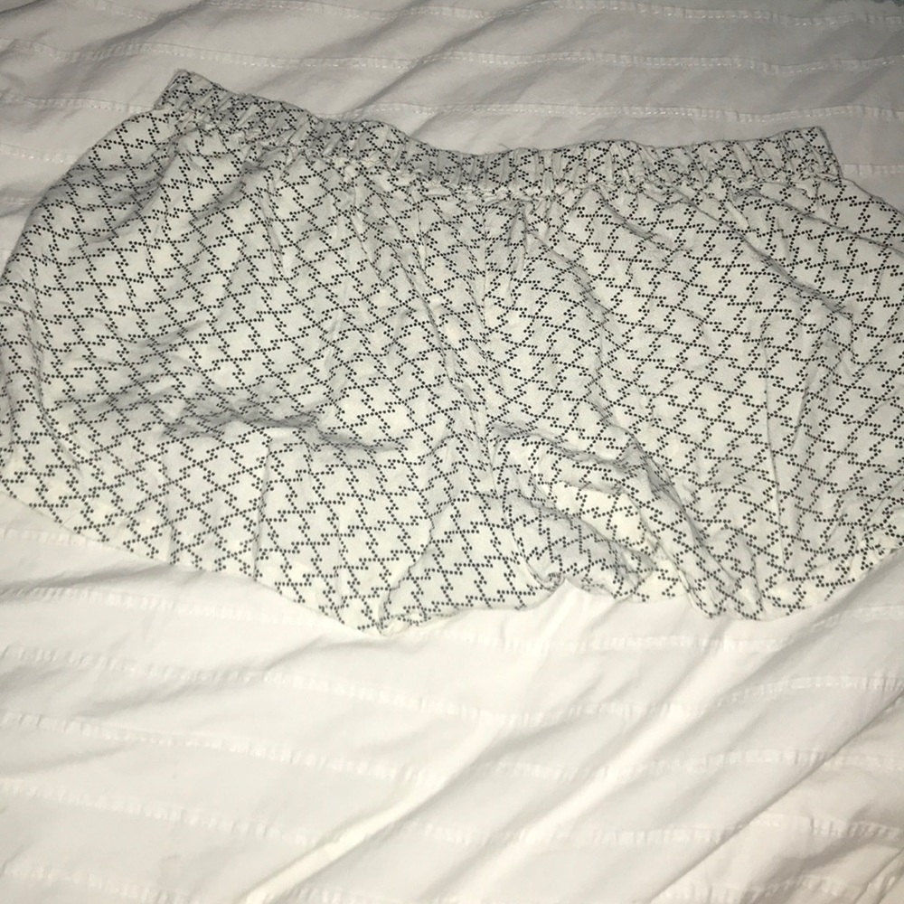 Black and white patterned flowy shorts